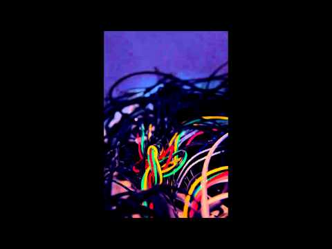 Jonas The Plugexpert - groepsknuffel (2002)