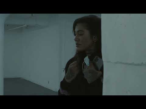 Heather Riffel - Broken Vase (Behind the Scenes)