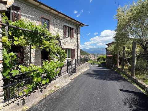 Rustic town house for sale in Contigliano, Lazio