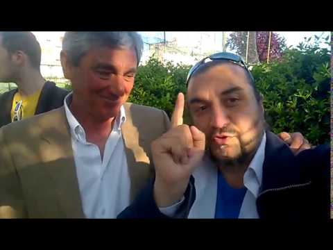 Franco Peccenini saluta i tifosi della A.S.Roma col Salutatore