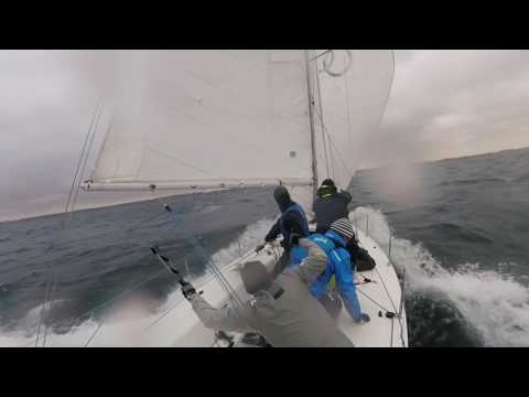 J80 CRASH GYBE AND BIG WAVES | Nivå Vinter Cup #3