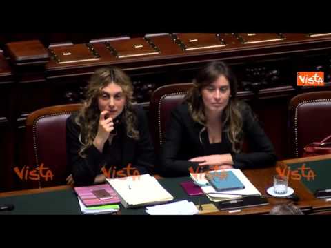 LE REAZIONI DEL MINISTRO BOSCHI MENTRE PARLA IL GRILLINO DI BATTISTA