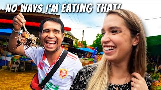 Eating Loatian food with locals in Luang Prabang 🇱🇦