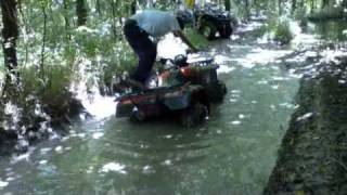 preview picture of video '2002 Honda Rancher 350 4X4 fighting a mud hole, kinda funny at the end'