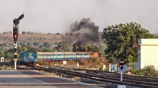 preview picture of video 'An Amazing Curve At Mudkhed | 57562 Manmad - Kacheguda Passenger | Indian Railways'