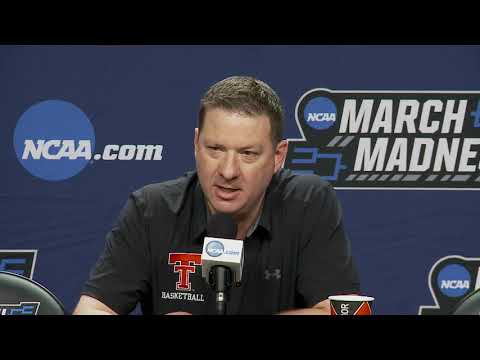 Chris Beard before the game against Northern Kentucky
