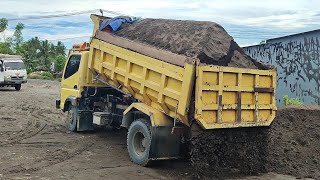 Download lagu Truk Jomplang. Mobil Truk CANTER HDX Bongkar MUATAN PASIR Saring FULL BAK Menggunung Di PANGKALAN mp3