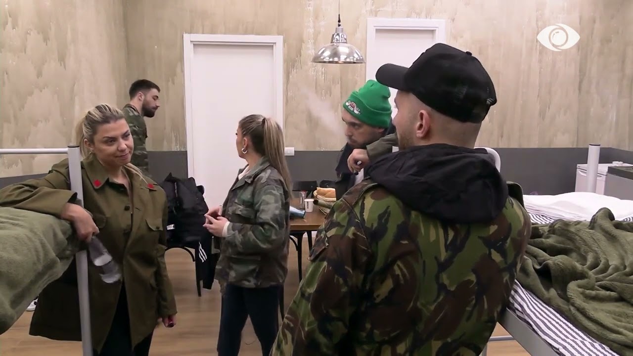 Pro dhe kundër: Banorët votojnë nëse do arratisen nga kazerma apo jo