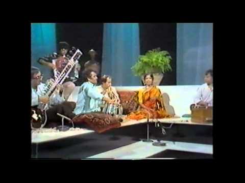 Shobha Joshi - Jamuna kinare mora gaon.avi