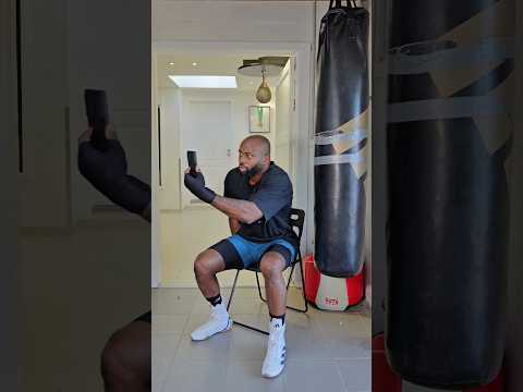 Don’t engage in heavy sparring with a guard you haven’t mastered. #shortvideo #boxing #training