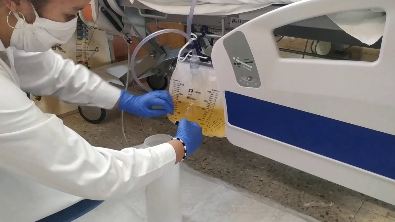 Vaciado de bolsa de orina con llave
