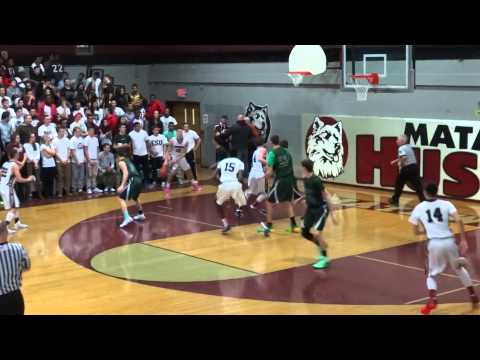 Jason Dunne knocks down a 3