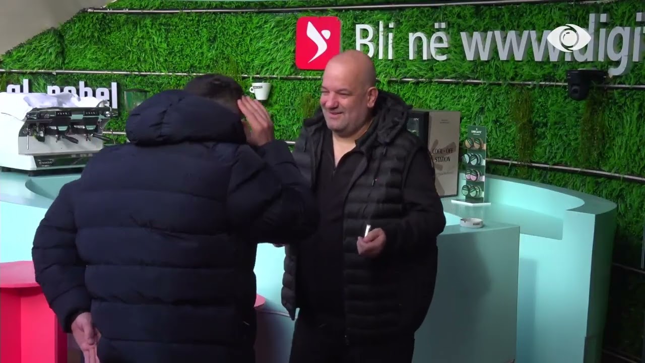 Seno dhe Iliri nisin ditën duke kërcyer në oborr