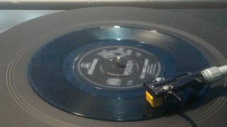 James Royal &amp; The Hawks She&#39;s About A Mover.