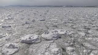ガリンコ号2 流氷を行く