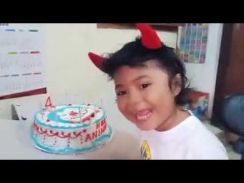 Cute! Anindya Showing Her Birth Day Cake