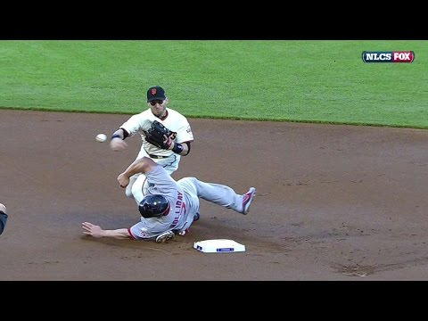 NLCS Gm2: Scutaro shaken up on a takeout slide