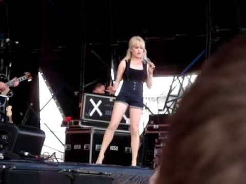 Duffy—Hanging On Too Long—Live V Fest Melbourne 2009 04 04