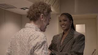 Nos Seus Olhos Lyrics English Translation