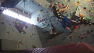 preview picture of video 'Bouldering V1, Evanston IL'