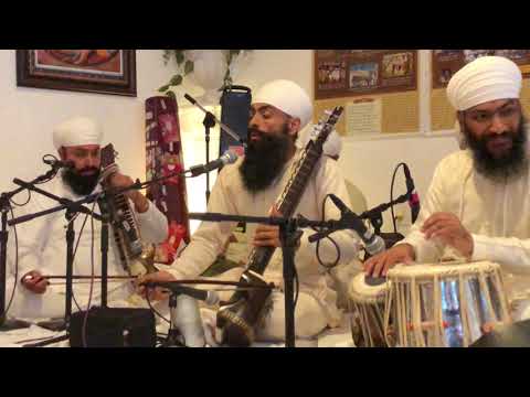 Balwant Singh Naamdhari & Jatha - Dasam Bani, Bachittar Natak (Mer Karo Trin Te Mohe Jaae)