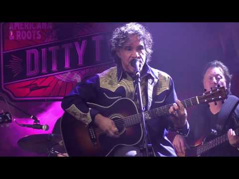 John Oates performs 'Maneater' live at DittyTV