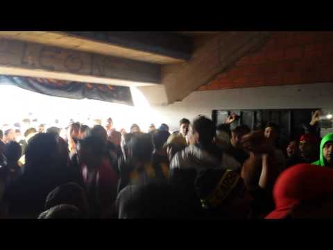 "Gallina la puta que te pario peñarol vs cerro larg" Barra: Barra Amsterdam &bull; Club: Peñarol