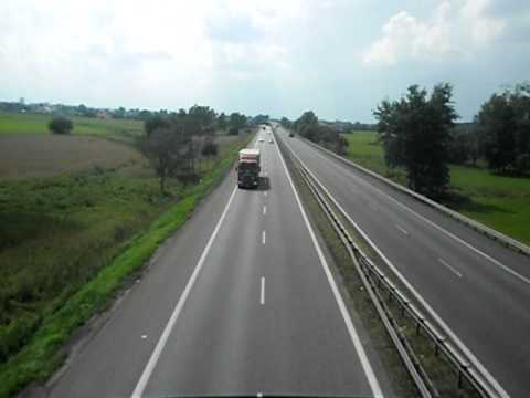 Pare Trąbiących trucków na S1 w Tychach