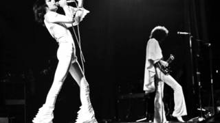 2. Queen - &quot;Now I&#39;m Here&quot; (Live At The Hammersmith Odeon, 24 December 1975)