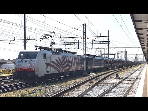 E189 Zebrata+E189 MRCE di RTC con un merci variegato, in partenza da Verona Porta Nuova