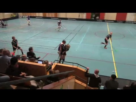 Galen armbågstackling - straffas med fem minuter - TV4 Sport