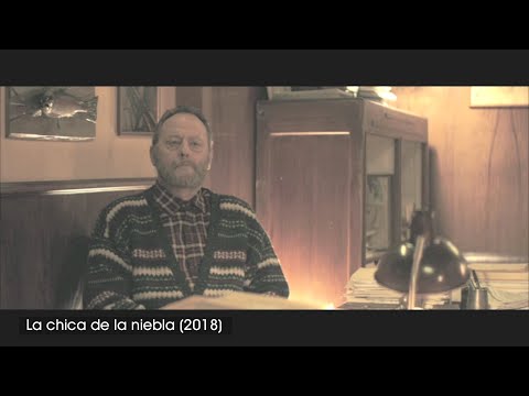 La chica de la niebla (2018). Confesiones del detective al psiquiatra. [0210]