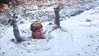 preview picture of video 'Girl In Mud Pit Making The Video'