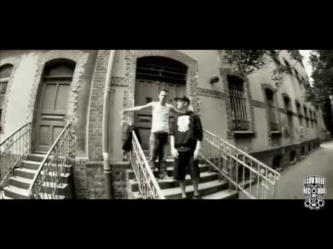 E-MOTION & PURPLE WHYZE - UNTERHEMD & PAPPBECHER [