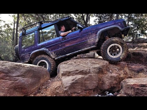 Land Rover Discovery 1 & 2 @ Saw Pit Gully aka Cathedral Steps