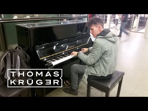 Zombie (The Cranberries) – Amazing Piano Version in London St. Pancras Station by Thomas Krüger