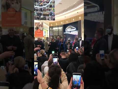 Frederic François & Elsa Esnoult   Auchan Noyelles Godault   2