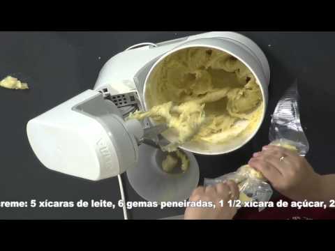 Receitas Bom Sabor - Bomba de Creme com Cobertura de Chocolate