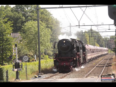 VSM 23 071 en 23 076 passing Twello with a Sonderzug to Amsterdam
