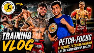 Real Muay Thai Training in Thailand | Marcel Niebur x Petch-Focus 🇹🇭 MQDEFAULT Thumbnail