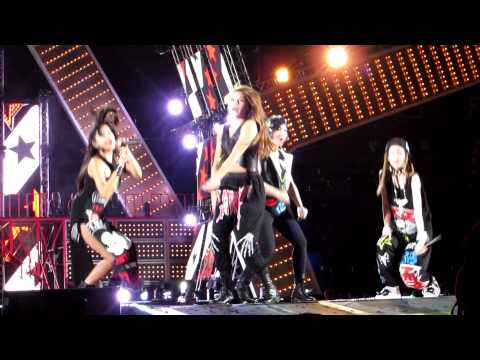 [HD] 130316 2NE1 ~ Fire @ MBC Korean Music Wave in Bangkok 2013