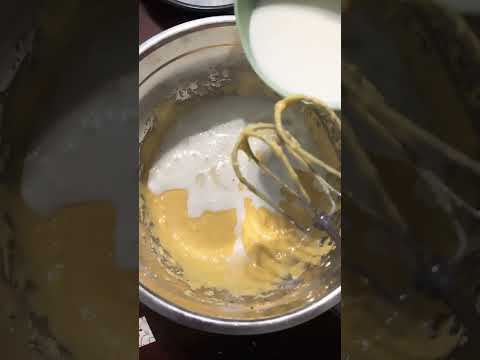 Vanilla cake chocolate frosting #1