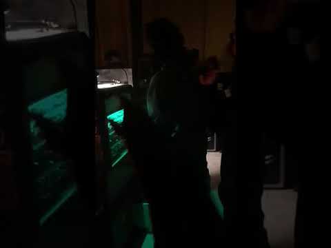 Double spliff playing a special dubplate by king shiloh ,MannaroMan performing"forward to the roots"