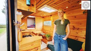 10m², but breathtaking: Leonie's life in the converted DHL van