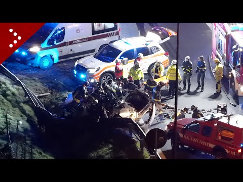 Incidente sull'autostrada A8: auto si schianta contro guard-rail. Un ferito grave, video drone