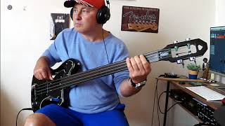 Video thumbnail for MACK THE KNIFE ON EASTWOOD FRETLESS BASS by Richard Raymond