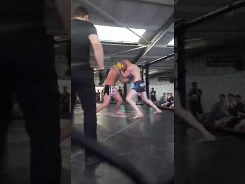 Wawrzyniec Bartnik vs Ash Gibson   Pro MMA   Risk Fight League 1