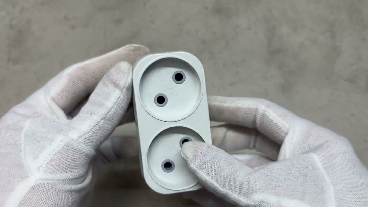 Розгалужувач LUXEL 2 входи прямий без заземлення 1015 білий