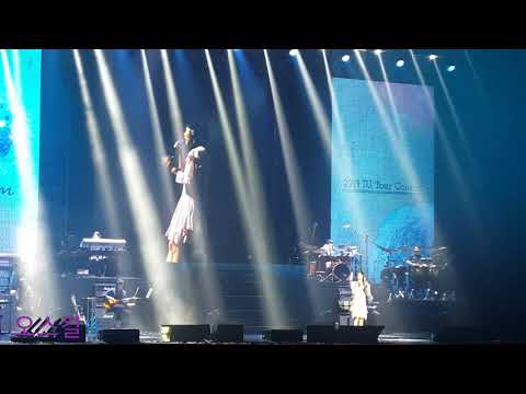 #IU #아이유 #LovePoem #Singapore    191207 Love,Poem Concert in Singapore 앵앵콜 rain drop - 아이유 폰캠 by 오스칼