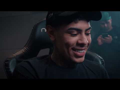 DJ Perera, DJ Arana Produzindo MC Menor da VG Pelo Celular !!!